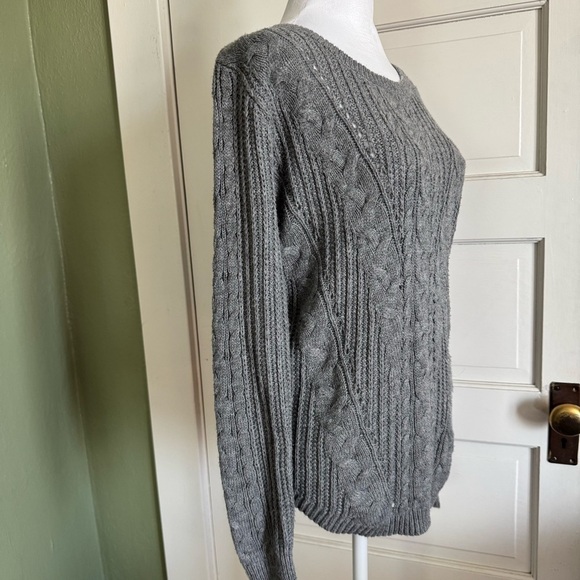 SO Soft Grey Cable Knit Pullover Sweater – Classic & Cozy - Picture 3 of 6